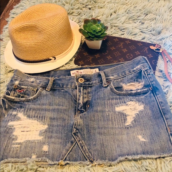 Hollister Dresses & Skirts - Distressed denim skirt size 3